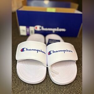 NWT Champion Slides Size 8 Women’s